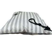 Lade das Bild in den Galerie-Viewer, Maritime Kissenhülle, Kissenbezug, Landhausstil Kissen * Krebse * grau/weiß