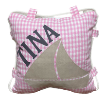 Carregar imagem no visualizador da galeria, Namenskissen, Kuschelkissen, Kissen Geburt, Kinderkissen, Segelboot  25x25cm.