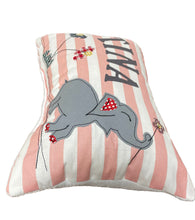 Carregar imagem no visualizador da galeria, Namenskissen, Kuschelkissen, Kissen Geburt, Kinderkissen, Elefant 20x30cm.