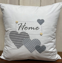 Lade das Bild in den Galerie-Viewer, Landhausstil Kissenhülle * Kissenbezug * Dekokissen * Home * weiß/grau mit Herzen