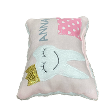 Carregar imagem no visualizador da galeria, Zahnfee Kissen / Personalisiert, Milchzahn Kissen, Zahnkissen, grau oder rosa 12x17cm.