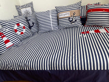 Загрузить изображение в средство просмотра галереи, Maritime Patchwork Decke, Tagesdecke, Kinderdecke, Bettüberwurf, blau/weiß 130cm x 200cm