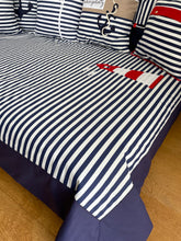 Загрузить изображение в средство просмотра галереи, Maritime Patchwork Decke, Tagesdecke, Kinderdecke, Bettüberwurf, blau/weiß 130cm x 200cm