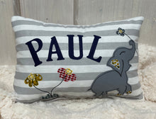 Carregar imagem no visualizador da galeria, Namenskissen, Kuschelkissen, Kissen Geburt, Kinderkissen, Elefant 20x30cm.