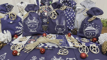 Laden und Abspielen von Videos im Galerie-Viewer, Adventskalender für Kinder, Landhausstil Adventskalender zum Befüllen, 24 Säckchen zum Advent , Adventskalender Zahlen aus Holz, blau /weiß
