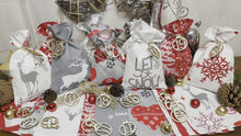Laden und Abspielen von Videos im Galerie-Viewer, Adventskalender,Landhausstil Adventskalender zum befüllen , 24 Säckchen zum Advent , Adventskalender Zahlen aus Holz, grau /rot