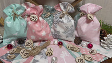 Laden und Abspielen von Videos im Galerie-Viewer, Adventskalender,Landhausstil Adventskalender zum Befüllen, 24 Säckchen zum Advent , Adventskalender Zahlen aus Holz, rosa/mint/grau