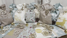 Laden und Abspielen von Videos im Galerie-Viewer, Adventskalender,Landhausstil Adventskalender zum Befüllen, 24 Säckchen zum Advent , Adventskalender Zahlen aus Holz, mint grün/beige