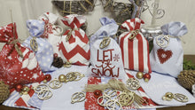 Laden und Abspielen von Videos im Galerie-Viewer, Adventskalender für Kinder, Landhausstil Adventskalender zum Befüllen, 24 Säckchen zum Advent , Adventskalender Zahlen aus Holz, blau / rot