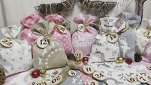 Laden und Abspielen von Videos im Galerie-Viewer, Adventskalender,Landhausstil Adventskalender zum Befüllen, 24 Säckchen zum Advent , Adventskalender Zahlen aus Holz, rosa /beige/weiß/grau