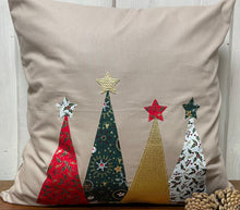 Lade das Bild in den Galerie-Viewer, 1x Weihnachtliche Landhausstil Kissenhülle * Kissenbezug * Dekokissen * beige weiß gestreift