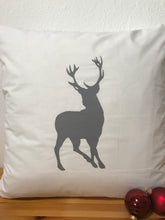 Carregar imagem no visualizador da galeria, Weihnachtliche Landhausstil Kissenhülle * Kissenbezug * Dekokissen * Hirsch* weiß/grau