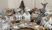 Lade das Bild in den Galerie-Viewer, Adventskalender,LandhaAdventskalender zum befüllen, 24 Säckchen zum Advent, Adventskalender Zahlen aus Holz, beige/grau