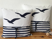 Lade das Bild in den Galerie-Viewer, 1x Maritime Kissenhülle, Kissenbezug, Landhausstil Kissen, Dekokissen Möwen weiß