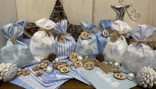 Lade das Bild in den Galerie-Viewer, Adventskalender,Landhausstil Adventskalender zum Befüllen, 24 Säckchen zum Advent , Adventskalender Zahlen aus Holz, blau /weiß