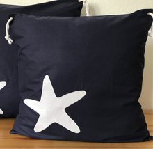 Lade das Bild in den Galerie-Viewer, 1x Maritime Kissenhülle, Kissenbezug,Landhausstil Kissen,Marine Kissen, Dekokissen, Seestern. blau/weiß