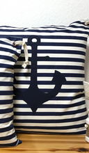 Lade das Bild in den Galerie-Viewer, Maritime Kissenhülle, Kissenbezug, Landhausstil Kissen, Anker blau/weiß