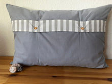 Lade das Bild in den Galerie-Viewer, Maritime Kissenhülle, Kissenbezug, Landhausstil Kissen * Ahoi * grau/weiß 40x60.
