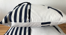 Lade das Bild in den Galerie-Viewer, 1x Maritime Kissenhülle, Kissenbezug, Landhausstil Kissen, Dekokissen Möwen weiß