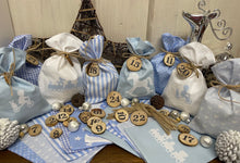 Lade das Bild in den Galerie-Viewer, Adventskalender,Landhausstil Adventskalender zum Befüllen, 24 Säckchen zum Advent , Adventskalender Zahlen aus Holz, blau /weiß