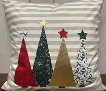Lade das Bild in den Galerie-Viewer, 1x Weihnachtliche Landhausstil Kissenhülle * Kissenbezug * Dekokissen * beige weiß gestreift