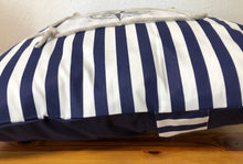 Lade das Bild in den Galerie-Viewer, 1x Maritime Kissenhülle, Kissenbezug, Landhausstil Kissen, Dekokissen Kompass blau/weiß