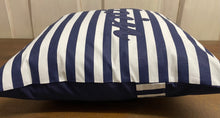 Lade das Bild in den Galerie-Viewer, 1x Maritime Kissenhülle, Kissenbezug, Landhausstil Kissen, Anker blau/weiß