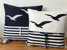 Lade das Bild in den Galerie-Viewer, 1x Maritime Kissenhülle, Kissenbezug, Landhausstil Kissen, Dekokissen Möwen weiß