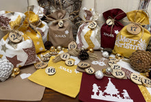 Lade das Bild in den Galerie-Viewer, Adventskalender,Landhausstil Adventskalender zum befüllen, 24 Säckchen zum Advent, Adventskalender Zahlen aus Holz, beige/rot/curry