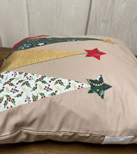 Lade das Bild in den Galerie-Viewer, 1x Weihnachtliche Landhausstil Kissenhülle * Kissenbezug * Dekokissen * beige weiß gestreift