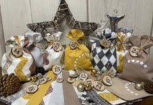 Lade das Bild in den Galerie-Viewer, Adventskalender,Landhausstil Adventskalender zum befüllen, 24 Säckchen zum Advent, Adventskalender Zahlen aus Holz, beige/gelb