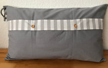 Lade das Bild in den Galerie-Viewer, Maritime Kissenhülle, Kissenbezug, Landhausstil Kissen * Ahoi * grau/weiß 40x60cm.