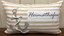 Cargar imagen en el visor de la galería, Maritime Kissenhülle, Landhausstil Kissenbezug * Heimathafen * Beige/weiß 30x50cm.