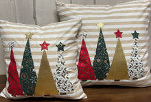 Lade das Bild in den Galerie-Viewer, 1x Weihnachtliche Landhausstil Kissenhülle * Kissenbezug * Dekokissen * beige weiß gestreift
