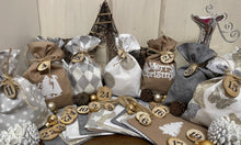 Lade das Bild in den Galerie-Viewer, Adventskalender,LandhaAdventskalender zum befüllen, 24 Säckchen zum Advent, Adventskalender Zahlen aus Holz, beige/grau