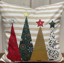Lade das Bild in den Galerie-Viewer, 1x Weihnachtliche Landhausstil Kissenhülle * Kissenbezug * Dekokissen * beige weiß gestreift