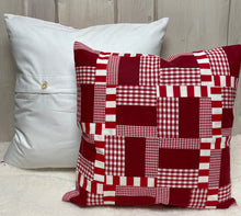 Carregar imagem no visualizador da galeria, Patchwork Kissenhülle, Landhausstil Kissenbezug, rot/weiß 40x40cm.
