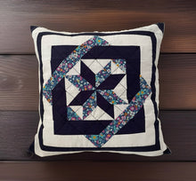 Lade das Bild in den Galerie-Viewer, Patchwork Kissenhülle, Landhausstil Kissenbezug, blau/weiß 40x40cm
