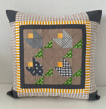 Загрузить изображение в средство просмотра галереи, Patchwork Kissenhülle, Landhausstil Kissenbezug, braun/gelb/grün/beige/grau 40x40cm
