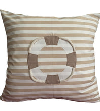 Lade das Bild in den Galerie-Viewer, 1 Maritime Kissenhülle, Kissenbezug, Landhausstil Kissenhüllen, Dekokissen *Rettungsring* beige/weiß gestreift
