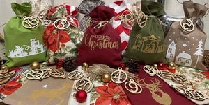 Adventskalender,Landhausstil Adventskalender zum befüllen , 24 Säckchen zum Advent , Adventskalender Zahlen aus Holz, rot/grün/beige