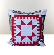 Carregar imagem no visualizador da galeria, Patchwork Kissenhülle, Landhausstil Kissenbezug, rot/weiß 40x40cm
