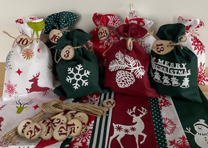 Adventskalender,Landhausstil Adventskalender zum befüllen , 24 Säckchen zum Advent , Adventskalender Zahlen aus Holz, grün/rot/weiß