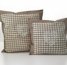 Carregar imagem no visualizador da galeria, Landhausstil Kissenhülle, Kissenbezug, beige/weiß kariertes Dekokissen
