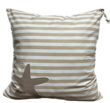 Lade das Bild in den Galerie-Viewer, 1 Maritime Kissenhülle, Kissenbezug, Landhausstil Kissenhüllen, Dekokissen *Seestern* beige/weiß gestreift
