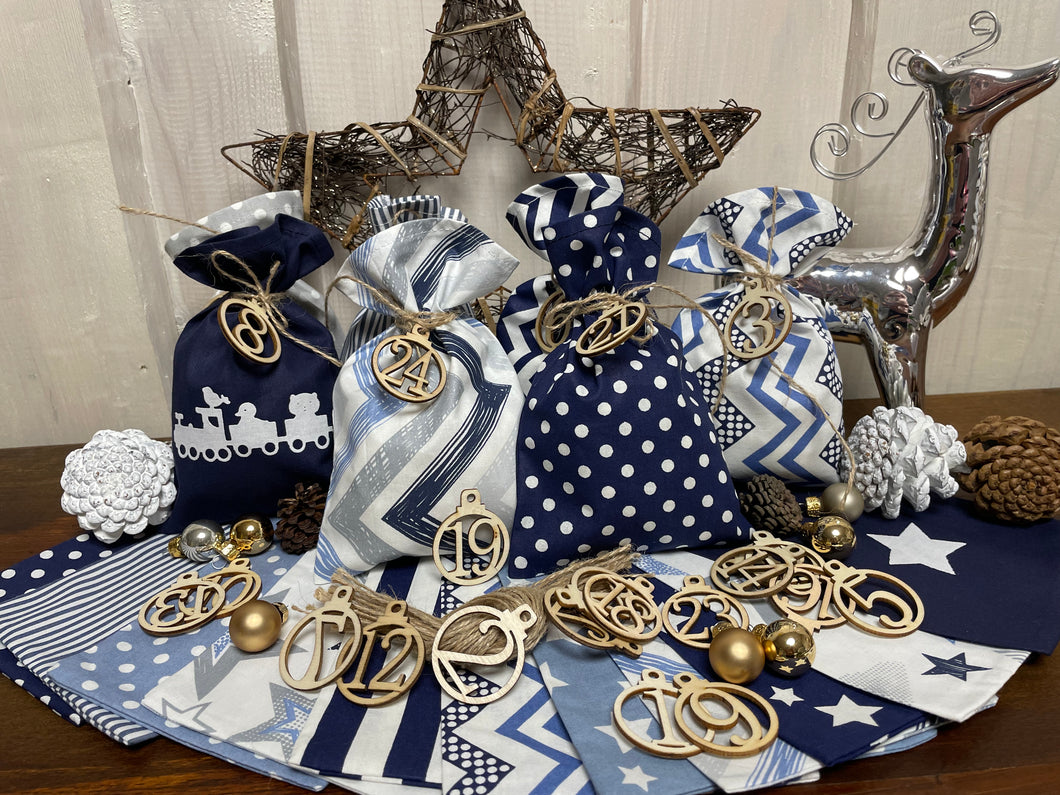 Adventskalender,Landhausstil Adventskalender zum Befüllen, 24 Säckchen zum Advent , Adventskalender Zahlen aus Holz, blau /weiß