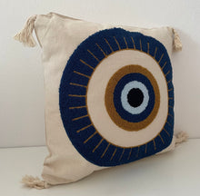 Carregar imagem no visualizador da galeria, Landhausstil Kissenhülle * Kissenbezug * Dekokissen * Nazar Auge* blau/beige 45x45cm
