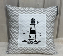 Lade das Bild in den Galerie-Viewer, Maritime Kissenhülle, Kissenbezug, Landhausstil Kissen * Leuchtturm* grau/weiß
