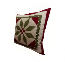 Carregar imagem no visualizador da galeria, Patchwork Kissenhülle, Landhausstil Kissenbezug, rot/grün/weiß 40x40cm
