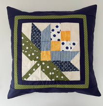Lade das Bild in den Galerie-Viewer, Patchwork Kissenhülle, Landhausstil Kissenbezug, blau/grün/gelb 40x40cm
